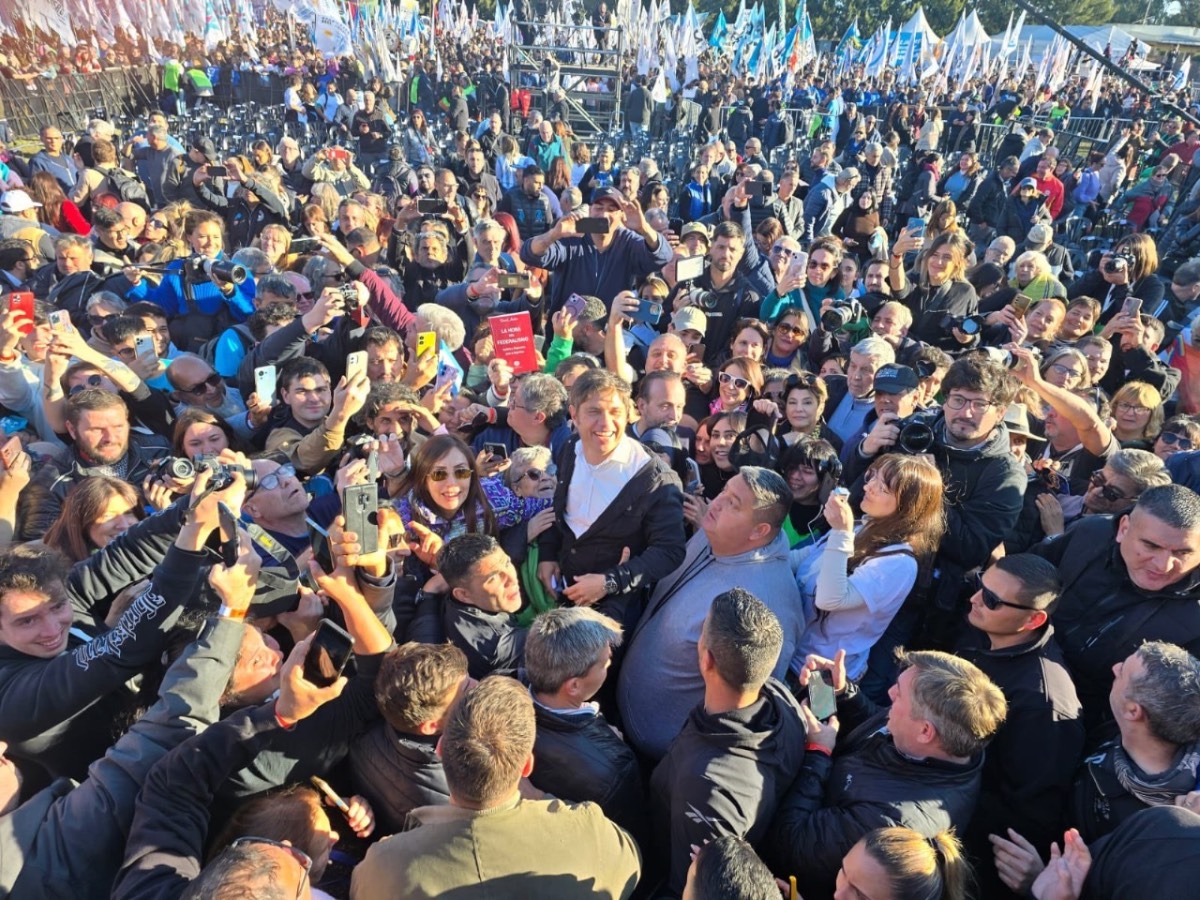 Tercer imagen de la nota El pueblo en marcha con Axel, por el Derecho al Futuro